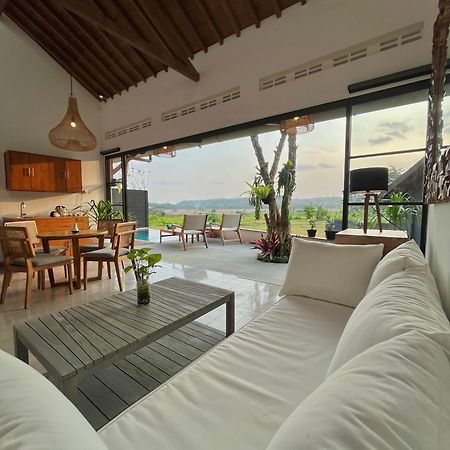 Boutique Villa Jogja Senang 日惹 外观 照片