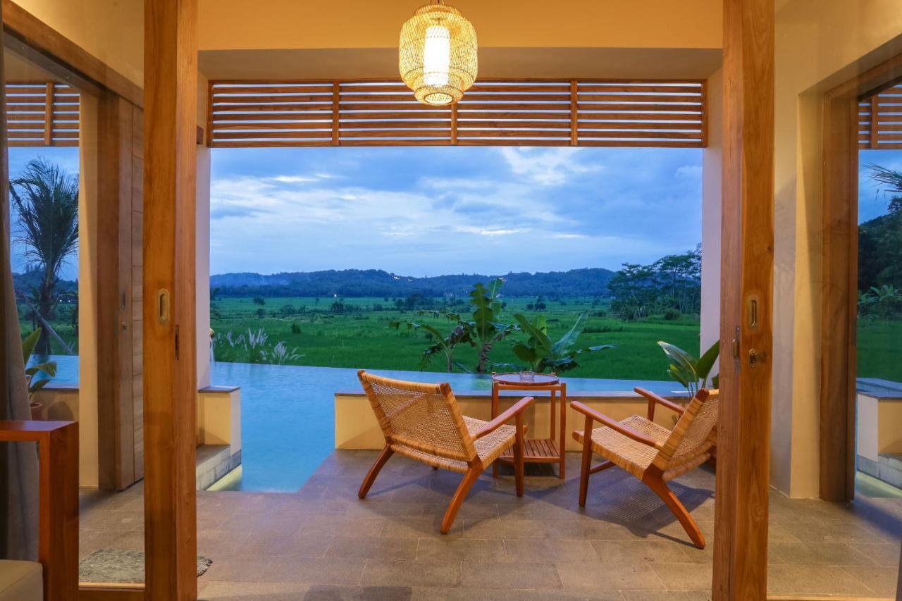 Boutique Villa Jogja Senang 日惹 外观 照片
